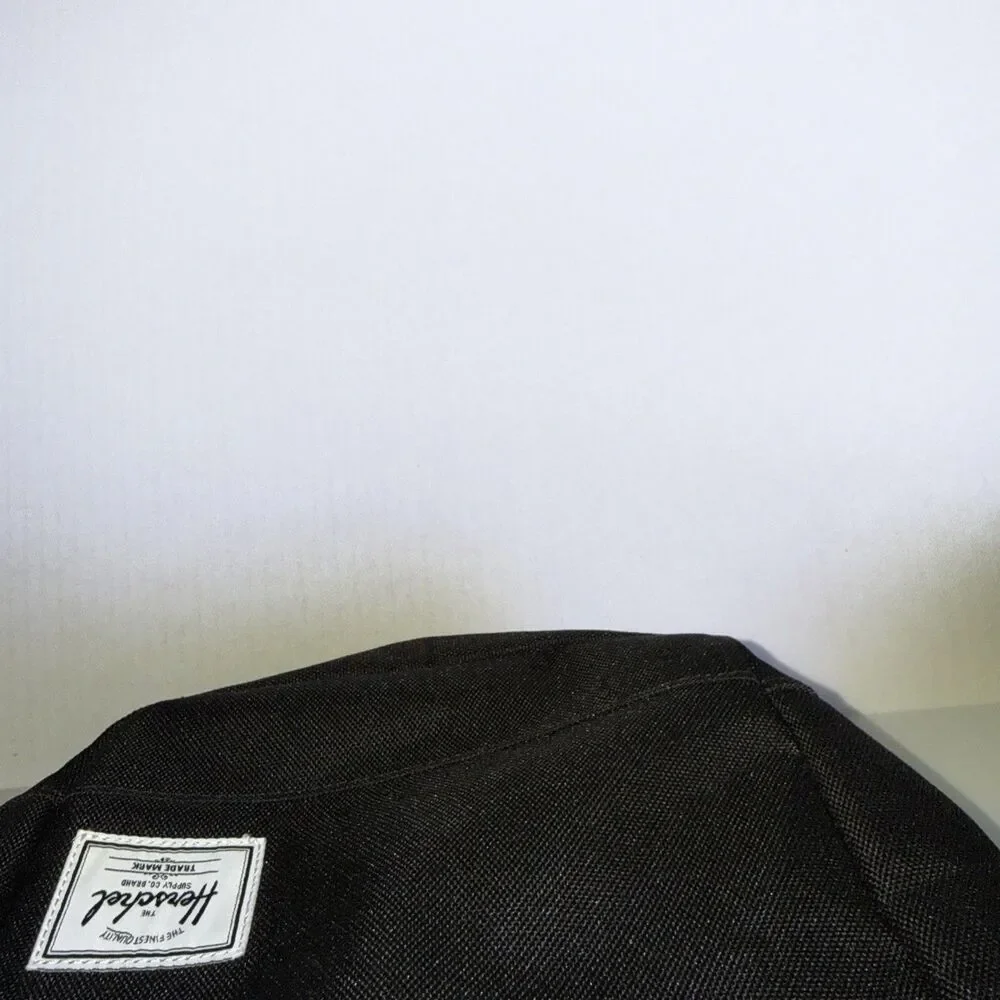 Herschel Supply Co Backpack Retreat Sling Bag 5L Black Nylon Strap Leather Trim